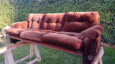 Divano velluto Coronado Afro e Tobia scarpa B&B