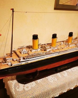 Titanic in legno originale
