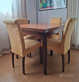 Tavolo in legno e quattro sedie Calligaris
