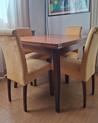 Tavolo in legno e quattro sedie Calligaris
