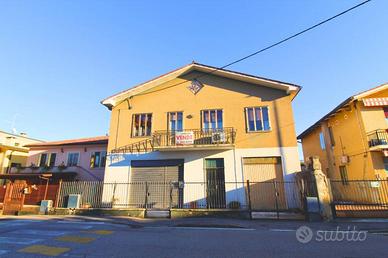 Villa di 310 m² con più di 5 locali e box auto dop