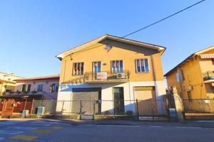Villa di 310 m² con più di 5 locali e box auto dop