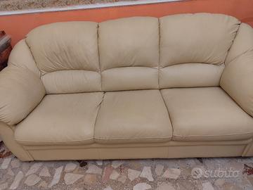 divano in pelle  