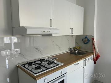 Cucina completa di 4 fuochi