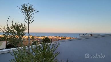Attico panoramico 2 vani terrazza ognina Cannizzar