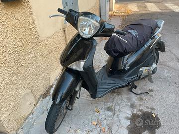 Liberty 125 600€ (trattabili)