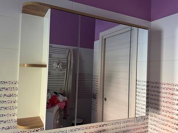 Specchio mobile, contenitore per bagno
