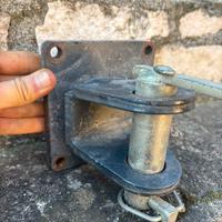 Supporto perno anteriore per trattori carraro