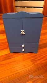 Capiente armadio bambole in legno