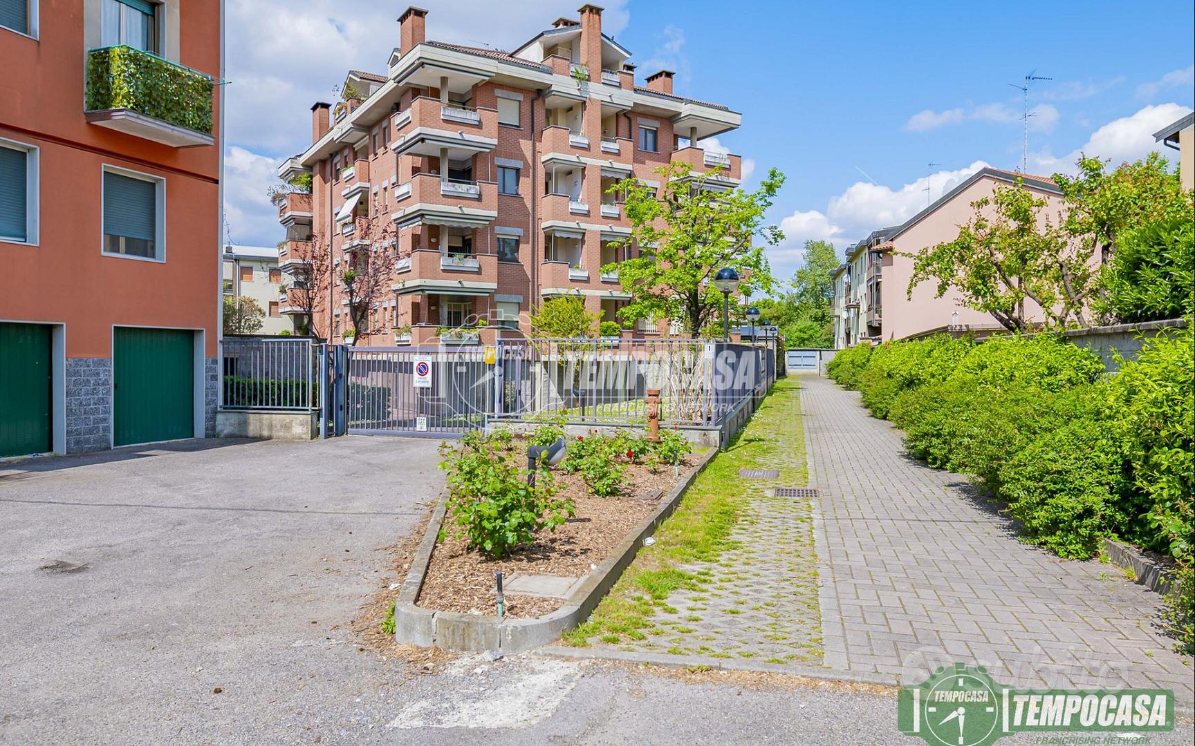 AMPIO TRILOCALE CON TERRAZZO + BOX E CANTINA - Vista 3
