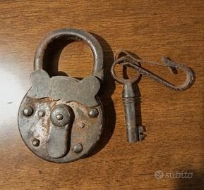 Lucchetto antico da collezione funzionante