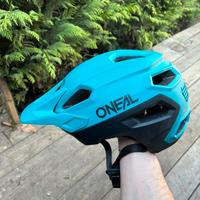 Casco Oneal mountain bike o gravel