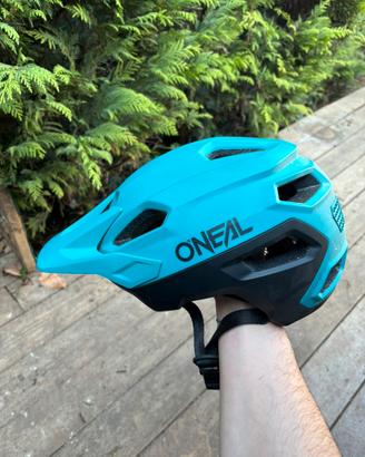 Casco Oneal mountain bike o gravel