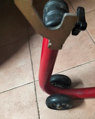 cavalletto per moto