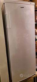Congelatore verticale 5 cassetti Comfee 160L