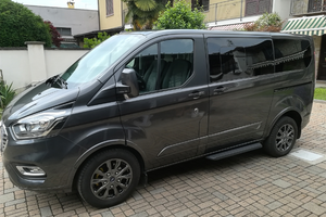 Ford tourneo custom titanium