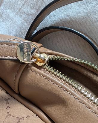 borsa e zaino in lo stesso momento 