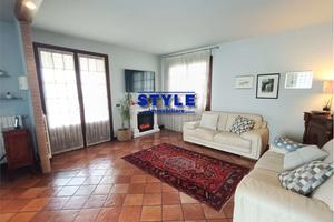 PORZIONE DI BIFAMILIARE