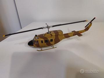 Piazzai Models Agusta Bell 212 in metallo