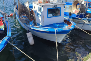 Barca a motore con licenza m.7.5 tutta rifatta a