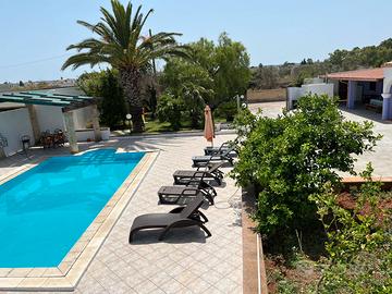 VILLA VIOLA con piscina di vacanzelarosa Salento
