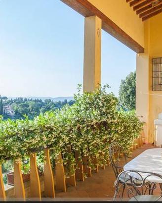 FIRENZE PIAN DEI GIULLARI Villa sulle colline