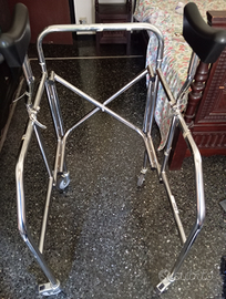 Girello deambulatore