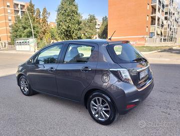 toyota yaris 1000 benzina