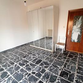 VIA CATTALOCHINO interessante quadrilocale 135000