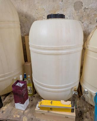 Serbatoio contenitore in plastica 300 litri