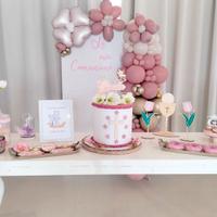 Allestimento bunner con  palloncini e tavolo feste