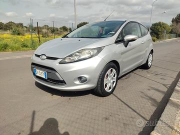 Ford Fiesta pochi km