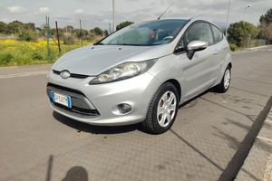 Ford Fiesta pochi km