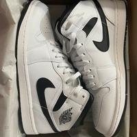 Air Jordan 1 Mid