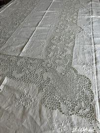 Tovaglia da tavola da 12  in  cantu’ e lino