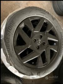 4 gomme da neve con cerchi in lega Mokka 