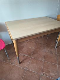 tavolo con 3 sedia