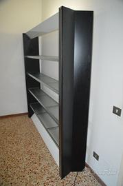 libreria moderna metallo e vetro