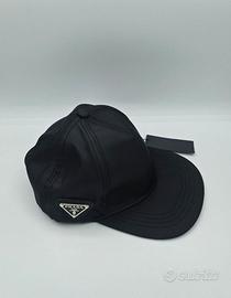 Cappello Prada, Nero, Taglia M, Nuovo.