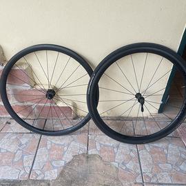 Ruote hollowgram in carbonio 35mm