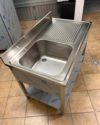 Tavolo inox con lavello