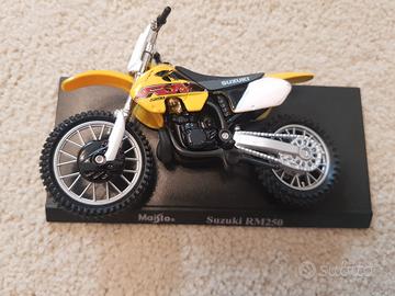 SUZUKI RM 250