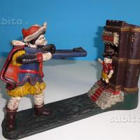 Salvadanaio vecchio con Guglielmo Tell in ghisa