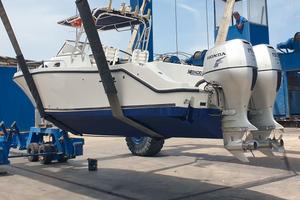 MAKO 253 WA + 2x150hp HONDA (2005)