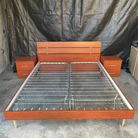 letto matrimoniale con rete e comodini