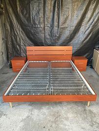 letto matrimoniale con rete e comodini