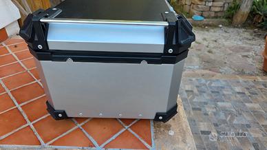 bauletto top case 65l  e piastra