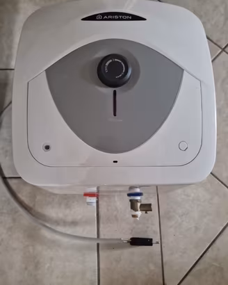 Ariston  Scaldabagno Elettrico 10 L