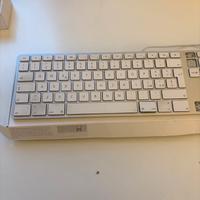 Apple Keyboard con Numeric Keypad Argento con filo