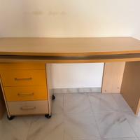 Scrivania legno buono “Man Camere per ragazzi”